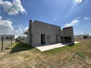Foto 33 de Casa - interna - San Ramon - Lote 15 - Pilar del Este - CON RENTA.
