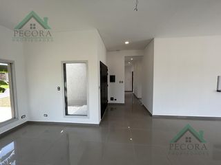 Foto 9 de Casa - interna - San Ramon - Lote 15 - Pilar del Este - CON RENTA.