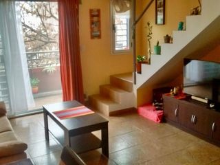 Foto 1 de Duplex a 1 cuadra de Av. La Plata