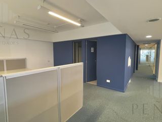 Foto 34 de IMPECABLE OFICINA 215 m2 AMUEBLADA EN NUÑEZ  - 2 COCHERAS