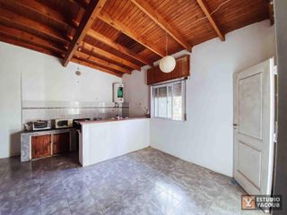 Foto 5 de Casa en venta - 1 Dormitorio 1 Baño - Cochera - 80Mts2 - Arturo Seguí, La Plata