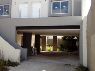 Foto 2 de Departamento a estrenar de 2 dormitorios y cochera!