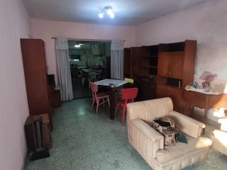 Foto 2 de Casa en Capdevila al 2200, Banfield
