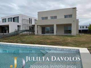 Foto 1 de Casa en Venta 5 Ambiente El Canton Barrio Golf-Escobar -Maschwitz