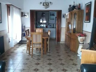 Foto 7 de Casa en venta - 3 Dormitorios 3 Baños - Cochera - 330Mts2 - Cabildo, Bahía Blanca