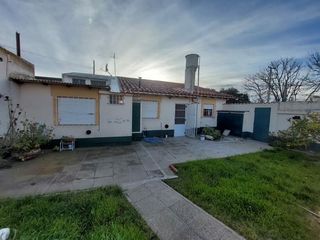 Foto 2 de Casa en venta - 3 Dormitorios 3 Baños - Cochera - 330Mts2 - Cabildo, Bahía Blanca