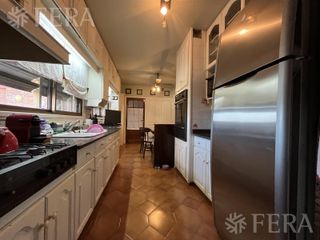 Foto 8 de Venta de Departamento 4 ambientes con cochera y baulera en Quilmes