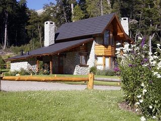 Foto 2 de Venta Cabaña 2 dorm c/ cochera, Puerto Manzano,  Villa La Angostura
