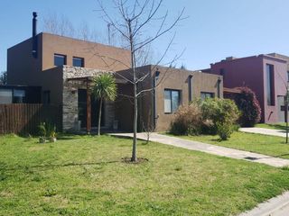 Foto 1 de Casa en venta en el Barrio San Francisco. Villanueva