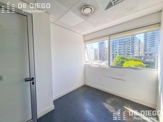 Foto 8 de Oficina de 150 m2 con 2 cocheras en alquiler, edificio con seguridad - Vicente López