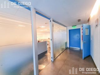 Foto 14 de Oficina de 150 m2 con 2 cocheras en alquiler, edificio con seguridad - Vicente López