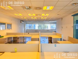 Foto 2 de Oficina de 150 m2 con 2 cocheras en alquiler, edificio con seguridad - Vicente López