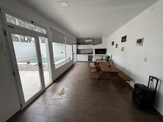 Foto 10 de Importante casa en  Boulevard Güemes.