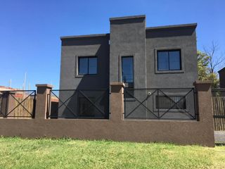 Foto 4 de DUPLEX EN CASAS DEL PILAR KM 55 - COCHERA - SIN EXPENSAS - A ESTRENAR - FINANCIACION PROPIA