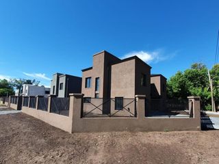 Foto 1 de DUPLEX EN CASAS DEL PILAR KM 55 - COCHERA - SIN EXPENSAS - A ESTRENAR - FINANCIACION PROPIA