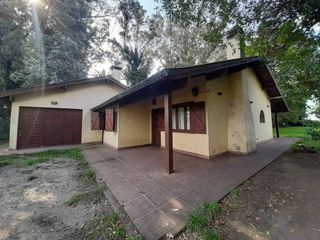 Foto 2 de Excelente casa quinta sobre lote de 6615 mts2