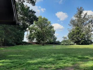 Foto 7 de Excelente casa quinta sobre lote de 6615 mts2