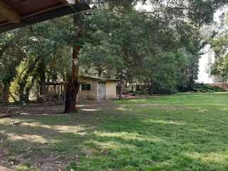 Foto 6 de Excelente casa quinta sobre lote de 6615 mts2