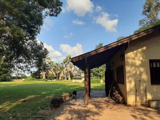 Foto 4 de Excelente casa quinta sobre lote de 6615 mts2
