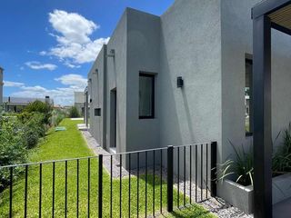 Foto 26 de Casa en venta - 3 Dormitorios 4 Baños - Cocheras - 216,50Mts2 - El Naudir, Escobar