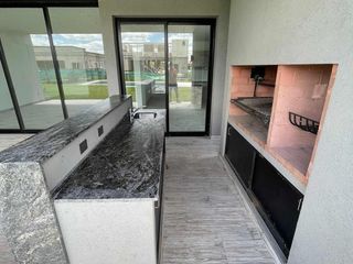 Foto 25 de Casa en venta - 3 Dormitorios 4 Baños - Cocheras - 216,50Mts2 - El Naudir, Escobar