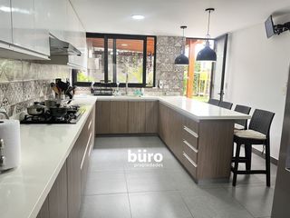 Foto 6 de ESPECTACULAR CASA EN VENTA EN SURCO DE 3/4 DORM JARDIN GRANDE