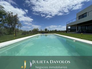 Foto 3 de Casa en  Venta 5 Ambientes Puertos del Lago Barrio Acacias Escobar-Maschwitz