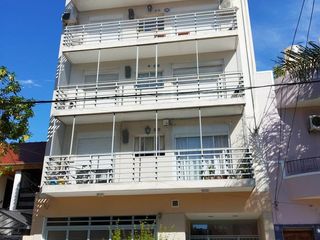Foto 1 de Departamento - Monte Castro