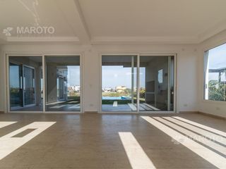 Foto 2 de CASA EN VENTA EN BARRIO EL CANTON - MAROTO PROPIEDADES