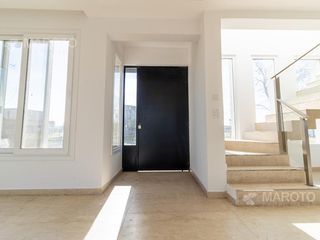Foto 11 de CASA EN VENTA EN BARRIO EL CANTON - MAROTO PROPIEDADES