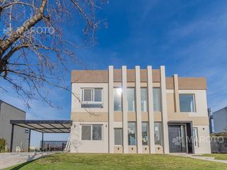 Foto 5 de CASA EN VENTA EN BARRIO EL CANTON - MAROTO PROPIEDADES
