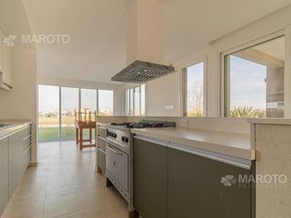 Foto 20 de CASA EN VENTA EN BARRIO EL CANTON - MAROTO PROPIEDADES