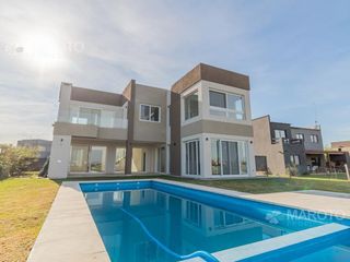 Foto 1 de CASA EN VENTA EN BARRIO EL CANTON - MAROTO PROPIEDADES