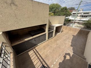 Foto 39 de Moderna Casa de 4 dormitorios en Cofico con patio y piscina