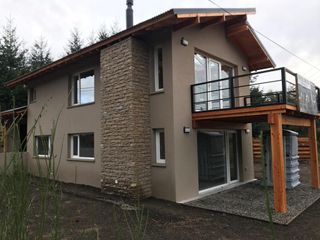 Foto 2 de Venta Casa 3 Dormitorios -  Villa la Angostura
