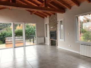 Foto 8 de Venta Casa 3 Dormitorios -  Villa la Angostura