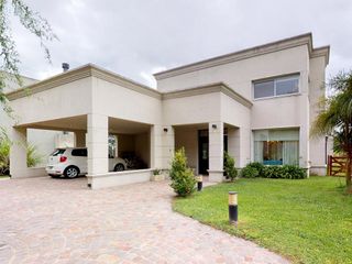 Foto 1 de Casa en venta en La Plata Haras del Sur II