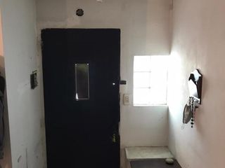 Foto 2 de CASA EN VENTA DOS DORMITORIOS  RINGUELET