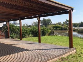 Foto 7 de Depto PB con jardin al rio, 3 dormitorios y dependencia - Dos cocheras- Barrio Náutico Albanueva