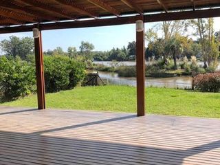 Foto 10 de Depto PB con jardin al rio, 3 dormitorios y dependencia - Dos cocheras- Barrio Náutico Albanueva