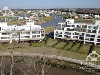 Foto 41 de Depto PB con jardin al rio, 3 dormitorios y dependencia - Dos cocheras- Barrio Náutico Albanueva