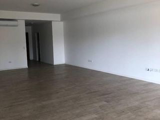 Foto 6 de Depto PB con jardin al rio, 3 dormitorios y dependencia - Dos cocheras- Barrio Náutico Albanueva
