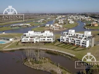 Foto 40 de Depto PB con jardin al rio, 3 dormitorios y dependencia - Dos cocheras- Barrio Náutico Albanueva