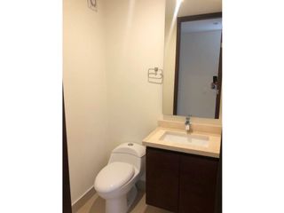 Foto 10 de Vendo Apartamento con Vista Exterior Alcala 67 mts