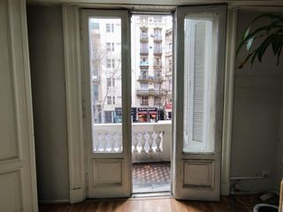 Foto 6 de VENTA en Edif historico Av de Mayo al 1100 RETASADO Super interesante, gran altura de techos