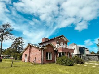 Foto 2 de VENTA | CASA DE 4 AMB | BARRIO PRIVADO LAS PRUNAS