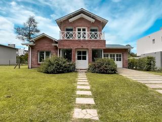 Foto 3 de VENTA | CASA DE 4 AMB | BARRIO PRIVADO LAS PRUNAS