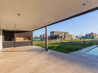 Foto 13 de Casa a estrenar en Puertos barrio Acacias - en venta o alquiler - 253 M2 - hermoso entorno de categoria