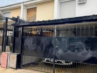 Foto 1 de Dúplex en venta - 2 Dormitorios 2 Baños - Cochera - 160Mts2 - Virrey del Pino