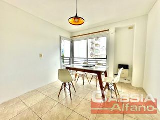 Foto 4 de DEPARTAMENTO DOS AMBIENTES IMPECABLE ESTADO Y UBICACION, UN DORMITORIO, BALCON AL C/F, MUY LUMINOSO